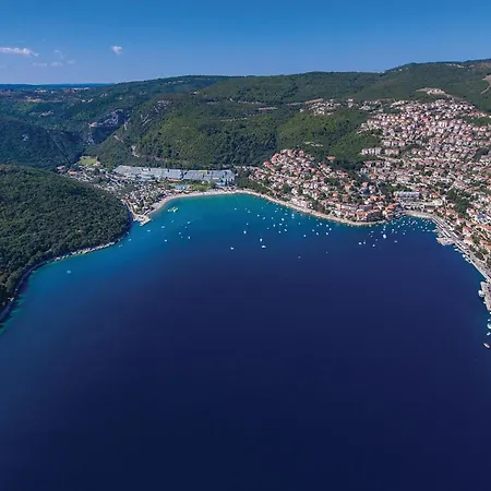 Beautiful In Podpican With Wifi *